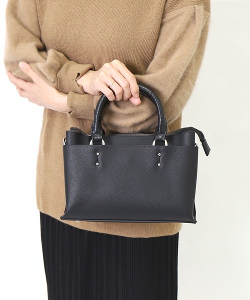 artemis by DIANA（アルテミスバイダイアナ）の「異素材コンビ２WAYミニバッグ（ハンドバッグ・レディース・イエロー/ブラック/ベージュ/ホワイト/グレー・FREE）」の21枚目の写真