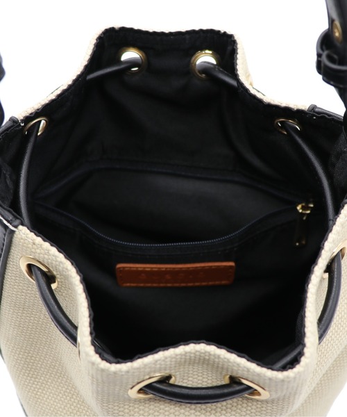 GUSCIO（グッシオ）の「ファッションインフルエンサー yoko さんコラボモデル【グッシオベーシック】 ２WAY巾着バッグ　エコレザー×キャンバス（ショルダーバッグ・レディース・ブラック/ブラウン/ブラック×ブラック/ライム・FREE）」の9枚目の写真