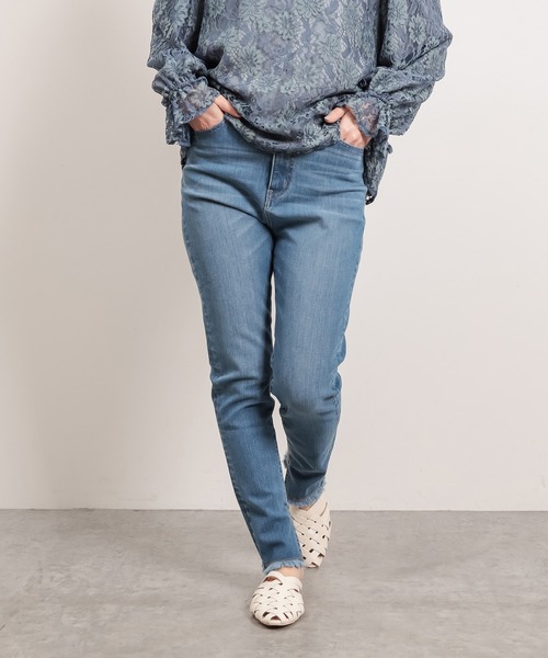 natural couture（ナチュラルクチュール）の「360度ストレッチスキニー（デニムパンツ・レディース・インディゴブルー/ブルー/アイボリー・SMALL/MEDIUM）」の14枚目の写真