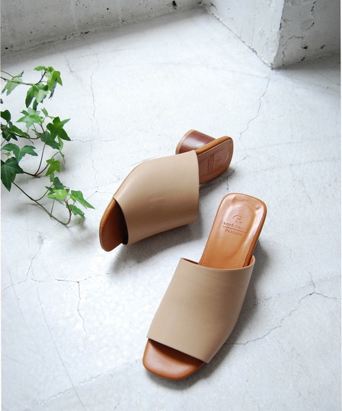 ROPE' PICNIC（ロペピクニック）の「アシンメトリーアッパー円柱ヒールミュール（サンダル・レディース・ブラウン/ブラック/ベージュ系その他・23.0cm/24.0cm/24.5cm/23.5cm）」の3枚目の写真