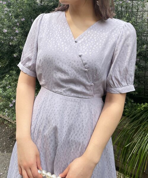MAJESTIC LEGON(マジェスティックレゴン)の「シークレットフラワーワンピース(ワンピース・レディース・グレー系その他/グリーン系その他/パープル系その他2・SMALL/MEDIUM)」の9枚目の写真