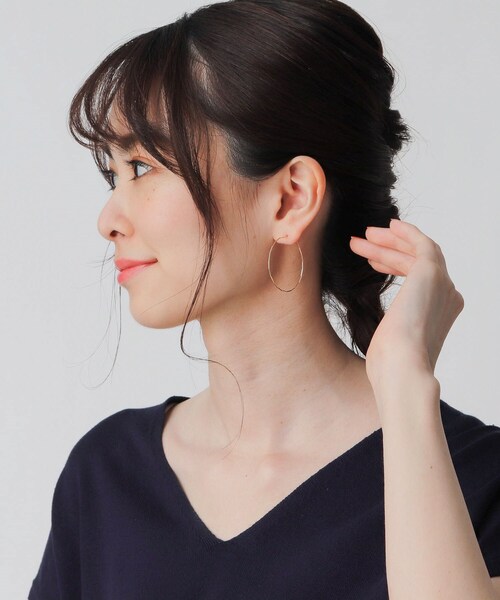 COCOSHNIK(ココシュニック)の「K10ストロービーズ フープピアス中(ピアス(両耳用)・レディース・ホワイト系その他7・00)」の11枚目の写真
