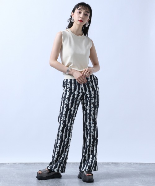 HARE（ハレ）の「ネックスリットニットトップス(HARE)（ニット/セーター・レディース・ブラック/ベージュ/グリーン・FREE）」の6枚目の写真