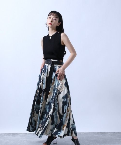 HARE（ハレ）の「ネックスリットニットトップス(HARE)（ニット/セーター・レディース・ブラック/ベージュ/グリーン・FREE）」の4枚目の写真