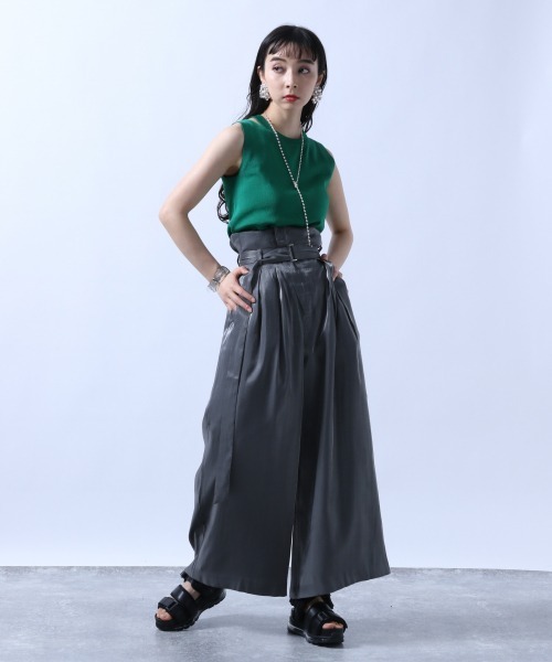 HARE（ハレ）の「ネックスリットニットトップス(HARE)（ニット/セーター・レディース・ブラック/ベージュ/グリーン・FREE）」の12枚目の写真