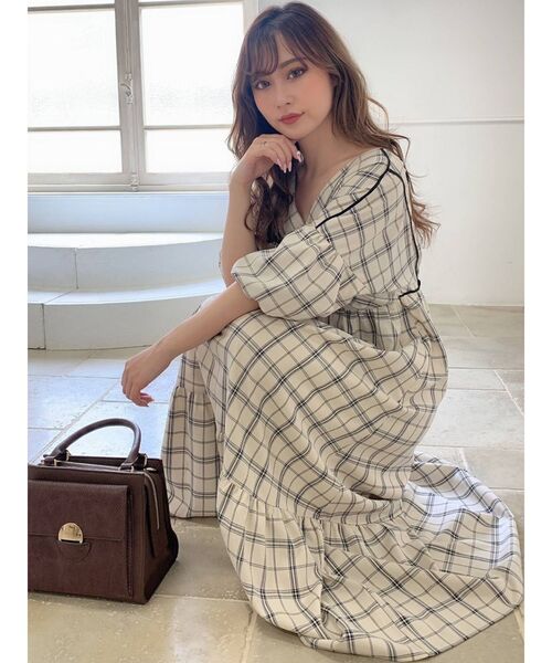 RESEXXY(リゼクシー)の「ボリュームスリーブ深Vワンピース(ワンピース・レディース・ブラック/ベージュ/その他1・FREE)」の6枚目の写真