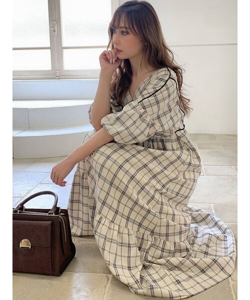 RESEXXY(リゼクシー)の「ボリュームスリーブ深Vワンピース(ワンピース・レディース・ブラック/ベージュ/その他1・FREE)」の8枚目の写真