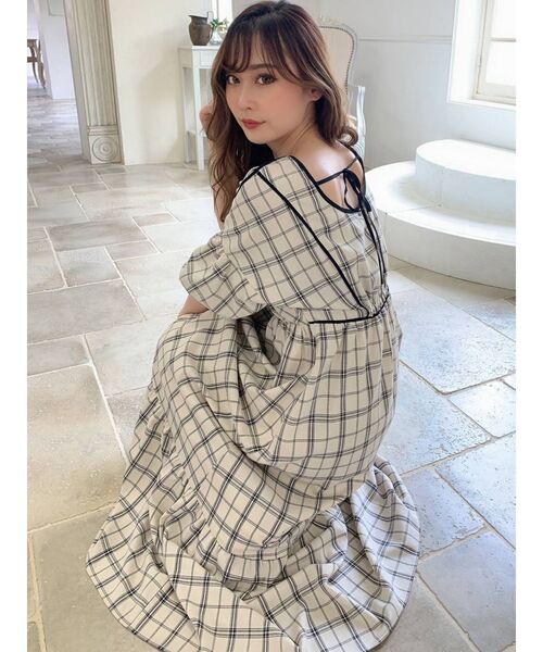 RESEXXY(リゼクシー)の「ボリュームスリーブ深Vワンピース(ワンピース・レディース・ブラック/ベージュ/その他1・FREE)」の10枚目の写真