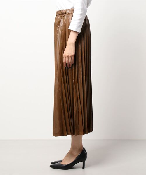 RODEO CROWNS WIDE BOWL（ロデオクラウンズワイドボウル）の「Fレザープリーツスカート（スカート・レディース・ブラウン/ブラック・FREE）」の4枚目の写真