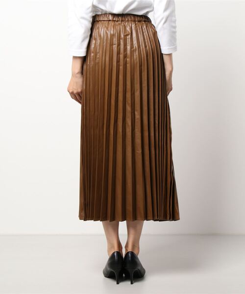 RODEO CROWNS WIDE BOWL（ロデオクラウンズワイドボウル）の「Fレザープリーツスカート（スカート・レディース・ブラウン/ブラック・FREE）」の3枚目の写真