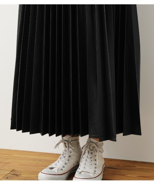 RODEO CROWNS WIDE BOWL（ロデオクラウンズワイドボウル）の「Fレザープリーツスカート（スカート・レディース・ブラウン/ブラック・FREE）」の10枚目の写真