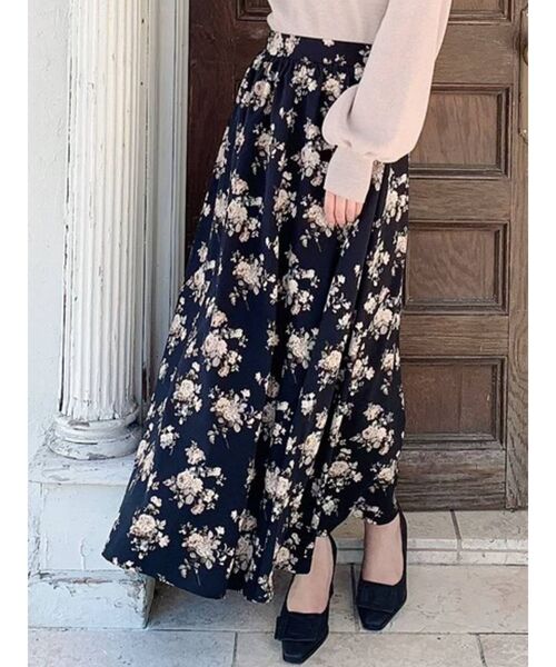 RESEXXY（リゼクシー）の「フラワーロングフレアスカート（スカート・レディース・ホワイト/ブラック/ブラウン・FREE）」の3枚目の写真