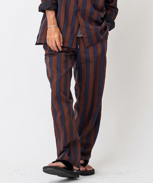 EGO TRIPPING(エゴトリッピング)の「mp9570- JOKER STRIPES TOURSERS トラウザーパンツ(その他パンツ・メンズ・ブラック×ブルー/オレンジ系その他・29/31/33)」の1枚目の写真