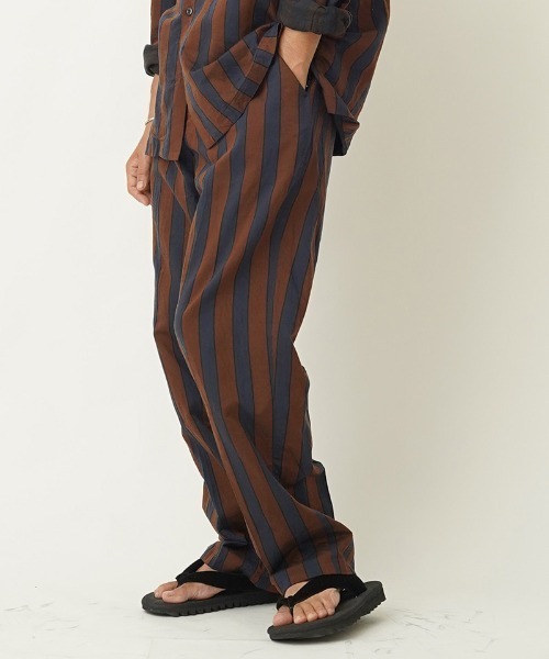 EGO TRIPPING(エゴトリッピング)の「mp9570- JOKER STRIPES TOURSERS トラウザーパンツ(その他パンツ・メンズ・ブラック×ブルー/オレンジ系その他・29/31/33)」の3枚目の写真