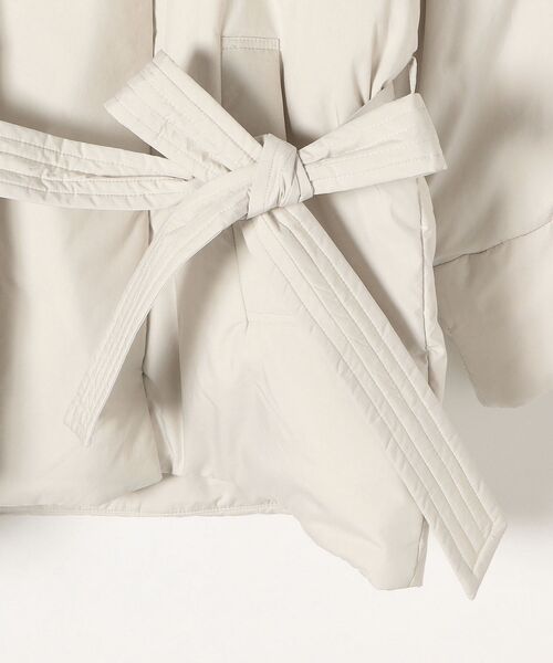 CASA FLINE(カーサフライン)の「CASA FLINE: 中綿 フーデット ボリューム ショート コート(その他アウター・レディース・オフホワイト・ONE SIZE)」の5枚目の写真