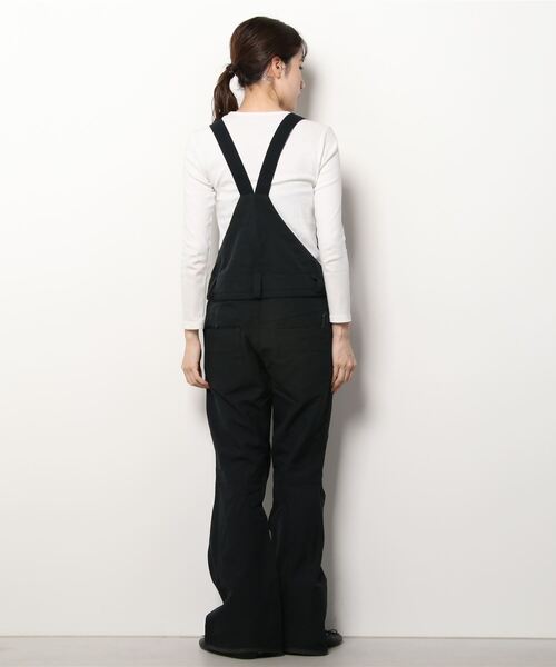 VOLCOM（ボルコム）の「SWIFT BIB OVERALL（サロペット/オーバーオール・レディース・ブラウン系/ブラック・SMALL/MEDIUM）」の4枚目の写真