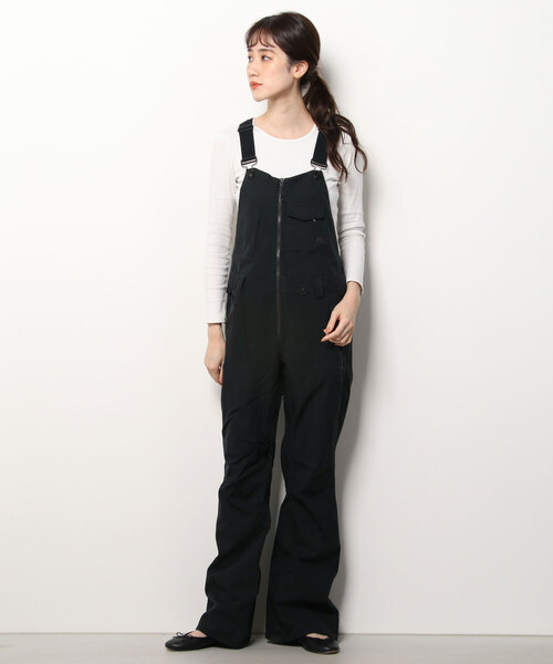 VOLCOM（ボルコム）の「SWIFT BIB OVERALL（サロペット/オーバーオール・レディース・ブラウン系/ブラック・SMALL/MEDIUM）」の5枚目の写真