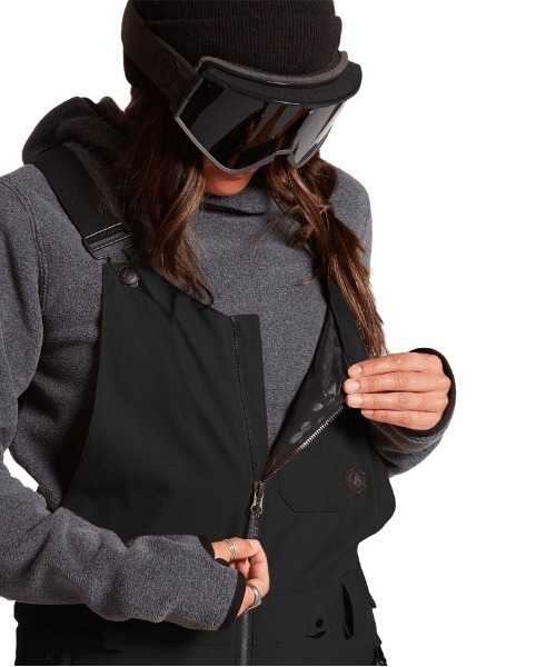 VOLCOM（ボルコム）の「SWIFT BIB OVERALL（サロペット/オーバーオール・レディース・ブラウン系/ブラック・SMALL/MEDIUM）」の11枚目の写真