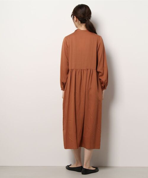 To b. by agnes b.（トゥービーバイアニエスベー）の「WQ83 ROBE 