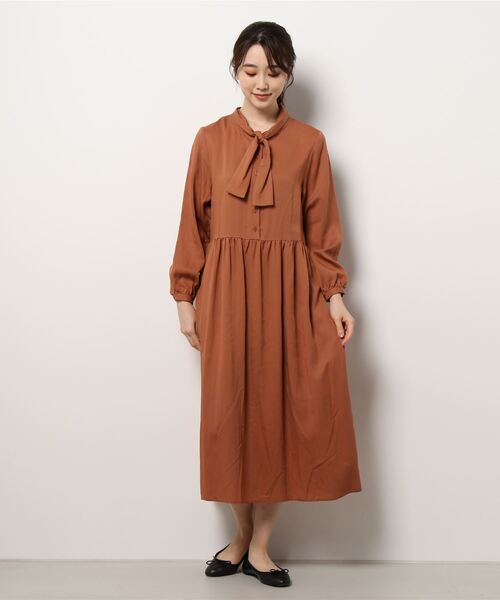 To b. by agnes b.（トゥービーバイアニエスベー）の「WQ83 ROBE 
