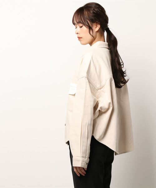 HONEYSUCKLE ROSE（ハニーサックルローズ）の「【HONEYSUCKLE ROSE】ショートシャツアウター（シャツ/ブラウス・レディース・キナリ・L/M）」の3枚目の写真