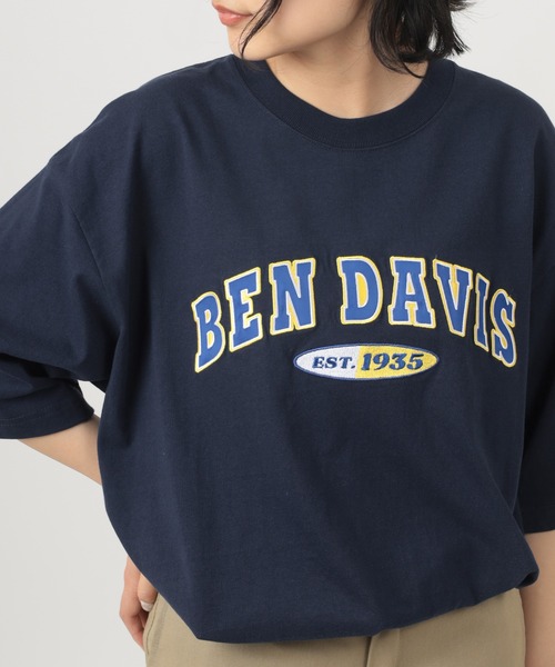 BEN DAVIS(ベンデイビス)の「【BEN DAVIS/ベンデイビス】シンプルスタジアムロゴ サテンワッペン 半袖Tシャツ/ベースボールロゴ(Tシャツ/カットソー・レディース・ホワイト/チャコールグレー/アッシュグレー/ネイビー・M/L/XL)」の2枚目の写真