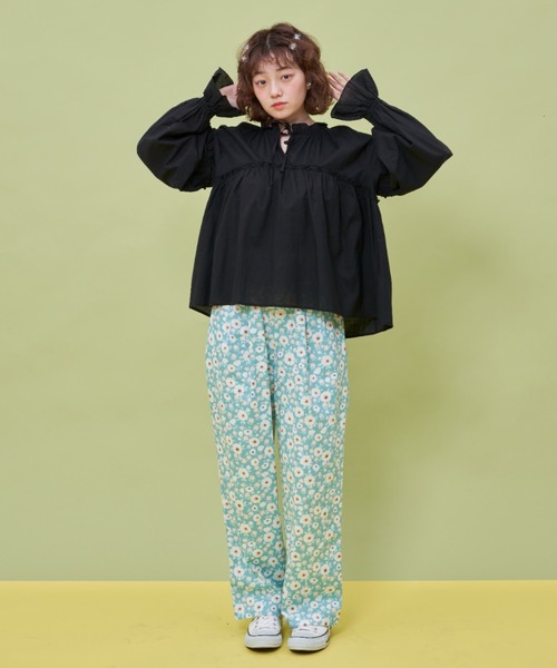 MERLOT(メルロー)の「レトロフラワーパンツ/セットアップ(スラックス・レディース・パープル/イエロー/ブルー・FREE)」の10枚目の写真