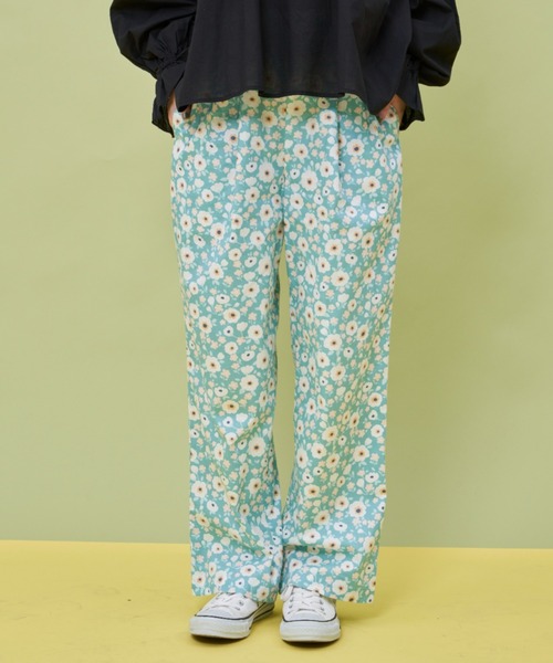 MERLOT(メルロー)の「レトロフラワーパンツ/セットアップ(スラックス・レディース・パープル/イエロー/ブルー・FREE)」の4枚目の写真