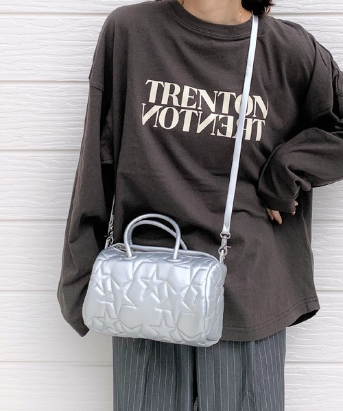 Casselini（キャセリーニ）の「キルティングドラムバッグ（ドラムバッグ・レディース・ブラック/シルバー・ONE SIZE）」の2枚目の写真