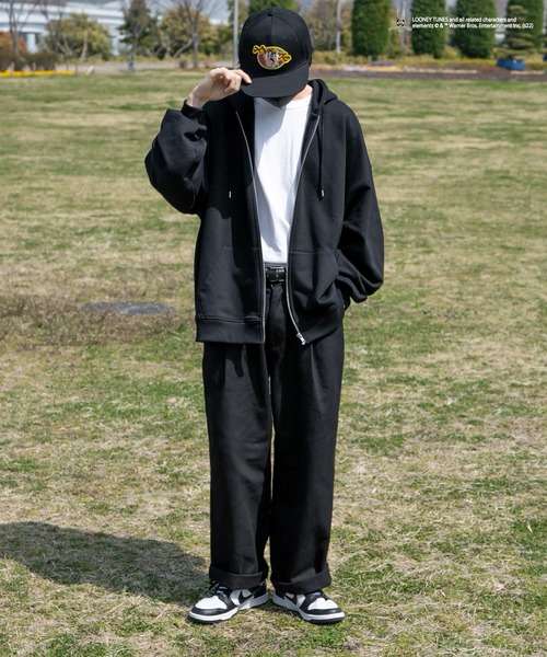 kutir（クティール）の「【LOONEY TUNESコラボ】バックポケット刺繍パンツ（チノパンツ・メンズ・ブラック/ベージュ/グリーン・SMALL/MEDIUM/LARGE）」の4枚目の写真