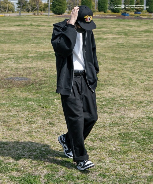 kutir（クティール）の「【LOONEY TUNESコラボ】バックポケット刺繍パンツ（チノパンツ・メンズ・ブラック/ベージュ/グリーン・SMALL/MEDIUM/LARGE）」の5枚目の写真