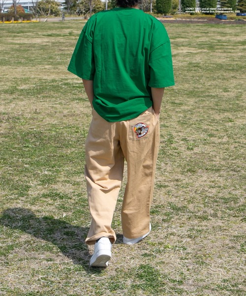 kutir（クティール）の「【LOONEY TUNESコラボ】バックポケット刺繍パンツ（チノパンツ・メンズ・ブラック/ベージュ/グリーン・SMALL/MEDIUM/LARGE）」の16枚目の写真