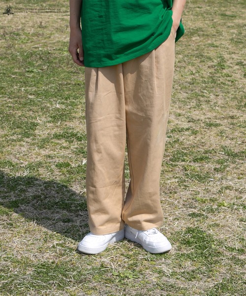 kutir（クティール）の「【LOONEY TUNESコラボ】バックポケット刺繍パンツ（チノパンツ・メンズ・ブラック/ベージュ/グリーン・SMALL/MEDIUM/LARGE）」の18枚目の写真