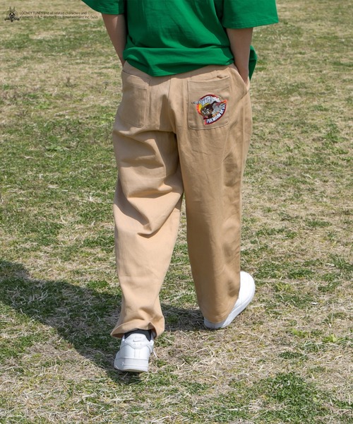 kutir（クティール）の「【LOONEY TUNESコラボ】バックポケット刺繍パンツ（チノパンツ・メンズ・ブラック/ベージュ/グリーン・SMALL/MEDIUM/LARGE）」の19枚目の写真