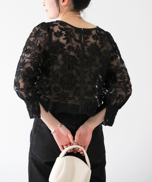 KBF（ケイビーエフ）の「オーガンジーフラワークロップドブラウス（シャツ/ブラウス・レディース・ホワイト系その他/ブラック系その他/グレー系その他・ONE）」の9枚目の写真