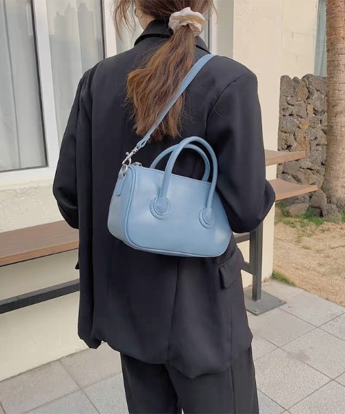 by muni:r（バイ ムニール）の「パステルレザースクエアクロスバッグ（ショルダーバッグ・レディース・ブラック/ブルー/グリーン/アイボリー・ONE SIZE）」の12枚目の写真