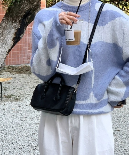 by muni:r（バイ ムニール）の「パステルレザースクエアクロスバッグ（ショルダーバッグ・レディース・ブラック/ブルー/グリーン/アイボリー・ONE SIZE）」の5枚目の写真