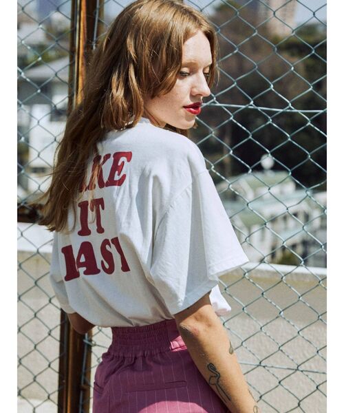 jouetie(ジュエティ)の「バックBIGロゴ Tシャツ(Tシャツ/カットソー・レディース・ブラック/オフホワイト/ブルー・MEDIUM)」の7枚目の写真