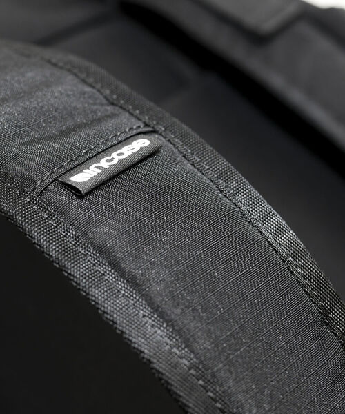 incase(インケース)の「【Incase/インケース】Transfer 2-Way Tote #137213053015(トートバッグ・メンズ・ブラック・FREE)」の9枚目の写真