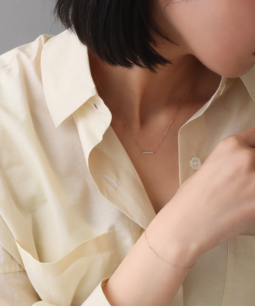 Lilas(リラ)の「ダイヤ10mmバーネックレス K10(ネックレス・レディース・ゴールド・FREE)」の2枚目の写真