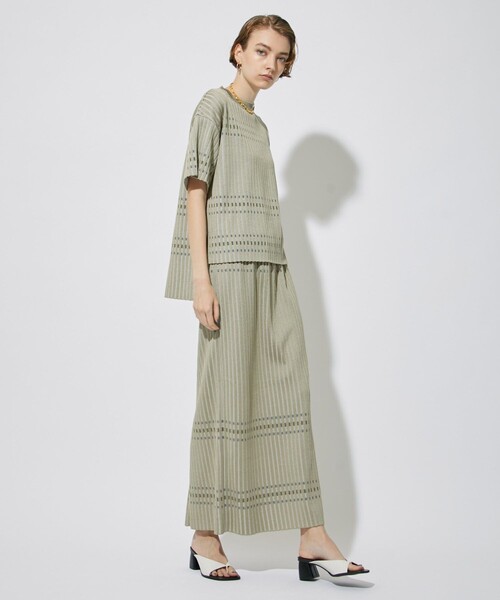 CITY TOKYO（シティトウキョウ）の「カラーラインリラックスニットトップス（ニット/セーター・レディース・ベージュ/ネイビー/グリーン・FREE）」の4枚目の写真