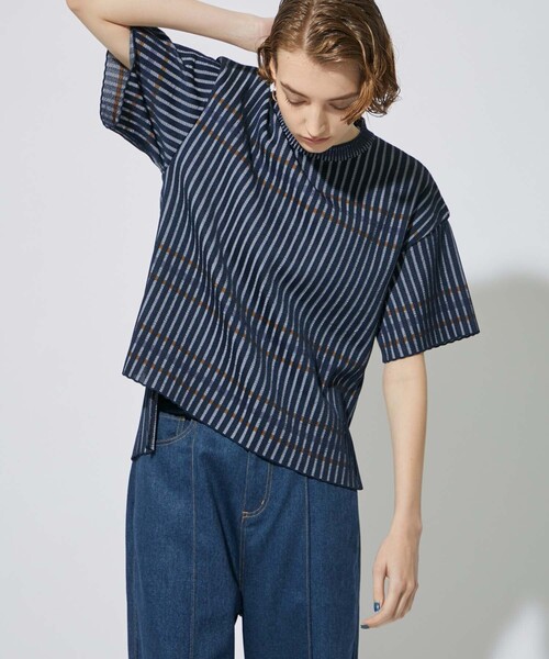 CITY TOKYO（シティトウキョウ）の「カラーラインリラックスニットトップス（ニット/セーター・レディース・ベージュ/ネイビー/グリーン・FREE）」の9枚目の写真