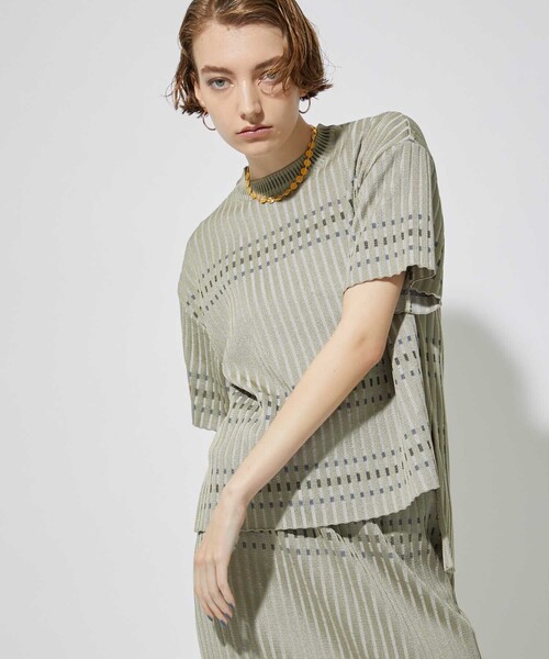 CITY TOKYO（シティトウキョウ）の「カラーラインリラックスニットトップス（ニット/セーター・レディース・ベージュ/ネイビー/グリーン・FREE）」の10枚目の写真