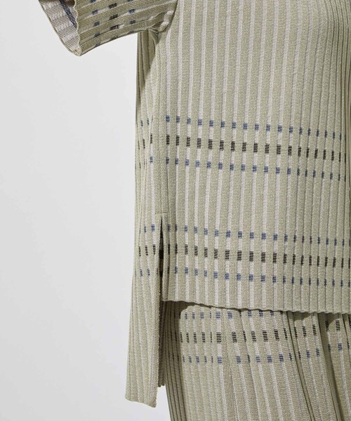 CITY TOKYO（シティトウキョウ）の「カラーラインリラックスニットトップス（ニット/セーター・レディース・ベージュ/ネイビー/グリーン・FREE）」の16枚目の写真