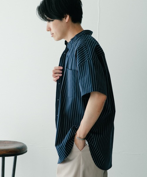 ITEMS URBANRESEARCH(アイテムズ アーバンリサーチ)の「バンドカラー ストライプ半袖シャツ(シャツ/ブラウス・メンズ・ライトブルー/ネイビー/ブルー・MEDIUM/LARGE)」の16枚目の写真