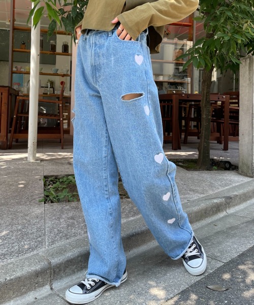 HELLO.SANFRANCISCO（ハローサンフランシスコ）の「【HELLO.SANFRANCISCO/ハローサンフランシスコ】サイドハート刺繍フレアデニムパンツ（デニムパンツ・レディース・ブルー・FREE）」の18枚目の写真