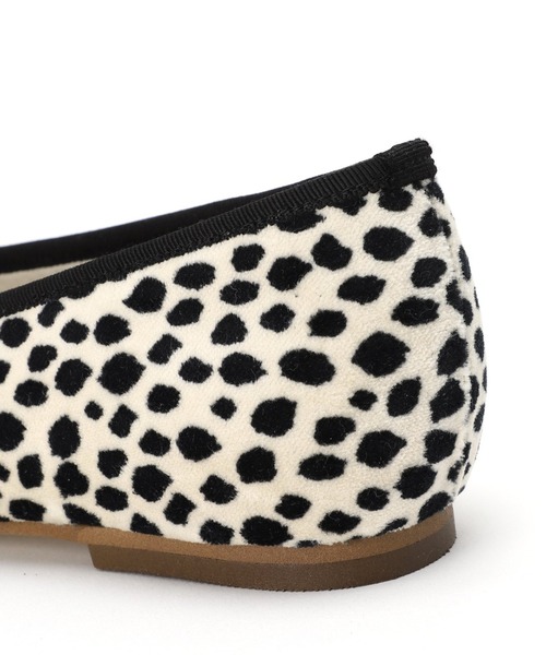 LE TALON（ルタロン）の「ラウンドダルメシアンバレエ（バレエシューズ・レディース・アイボリー・22.5cm/23cm/23.5cm/24cm/24.5cm）」の5枚目の写真