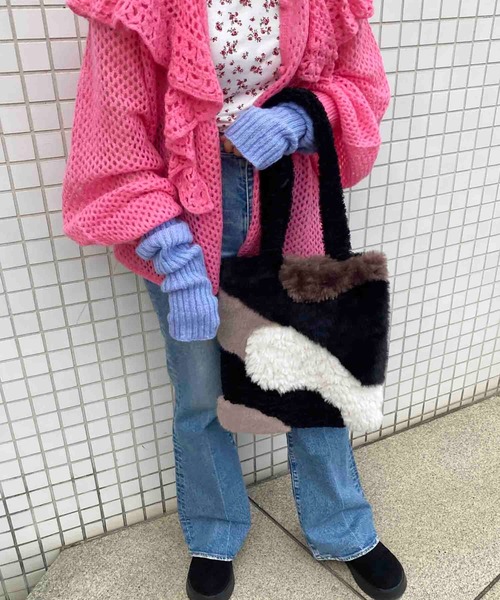 Casselini（キャセリーニ）の「Casselini(キャセリーニ)フェイクファートート（トートバッグ・レディース・ブラック/アイボリー/ボルドー・FREE）」の2枚目の写真