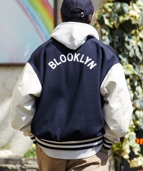 FREAK'S STORE(フリークスストア)の「WEB限定 ビッグシルエット バック刺繍 ソリッドデザイン スタジャン/BLOOKLYN/フェイクレザー切り替えブルゾン(スタジャン・メンズ・ネイビー/ブラック・SMALL/MEDIUM/LARGE)」の11枚目の写真