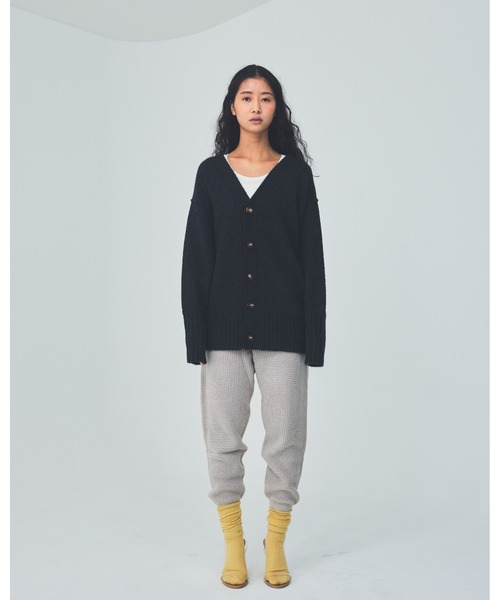 THEATRE PRODUCTS(シアタープロダクツ)の「ロングカーディガン(カーディガン/ボレロ・レディース・ブラック/ホワイト/ブラウン・FREE)」の4枚目の写真